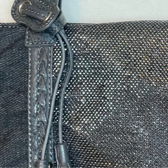 MAGNOLIA & VINE canvas and vegan leather tote - Picture 4 of 13